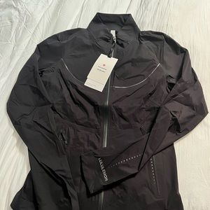 Lululemon windbreaker fast and free